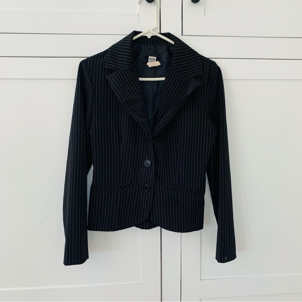 Studio 1940 Black Pinstripe Crop Blazer Size 6